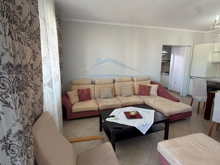 Shitet, Apartament 3+1, Rruga e Kavajës