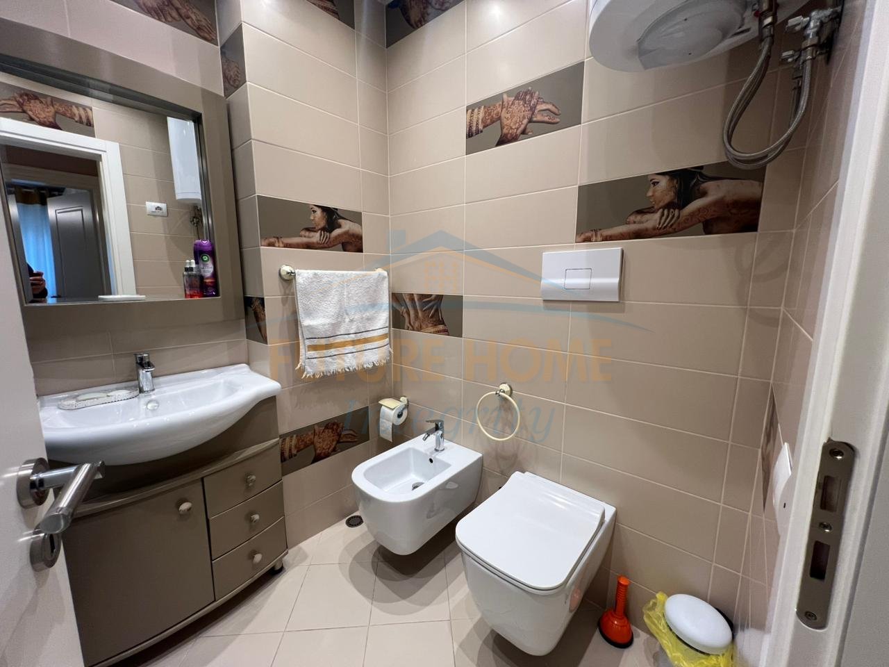 Shitet, Apartament 2+1+2, Kopshti Zoologjik, Tiranë.