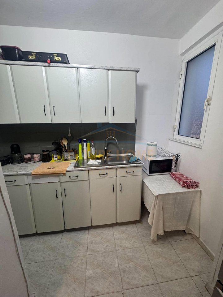 Shitet, Apartament 1+1, Pranë Shkollës "Sabaudin Gabrani", 21 Dhjetori