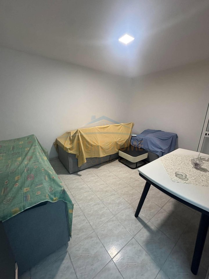 Shitet, Apartament 1+1, Pranë Shkollës "Sabaudin Gabrani", 21 Dhjetori