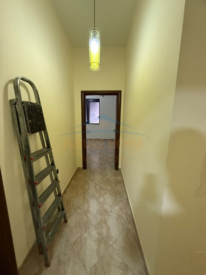 Affitto, Spazio per ufficio, presso il complesso Panorama, Tirana
