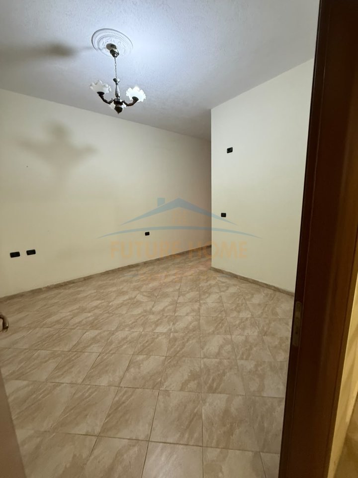 Affitto, Spazio per ufficio, presso il complesso Panorama, Tirana
