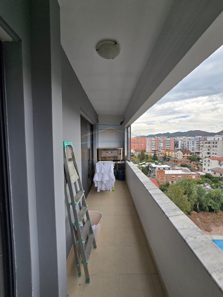 Shitet, Apartament 2+1+2, Unaza e Re.