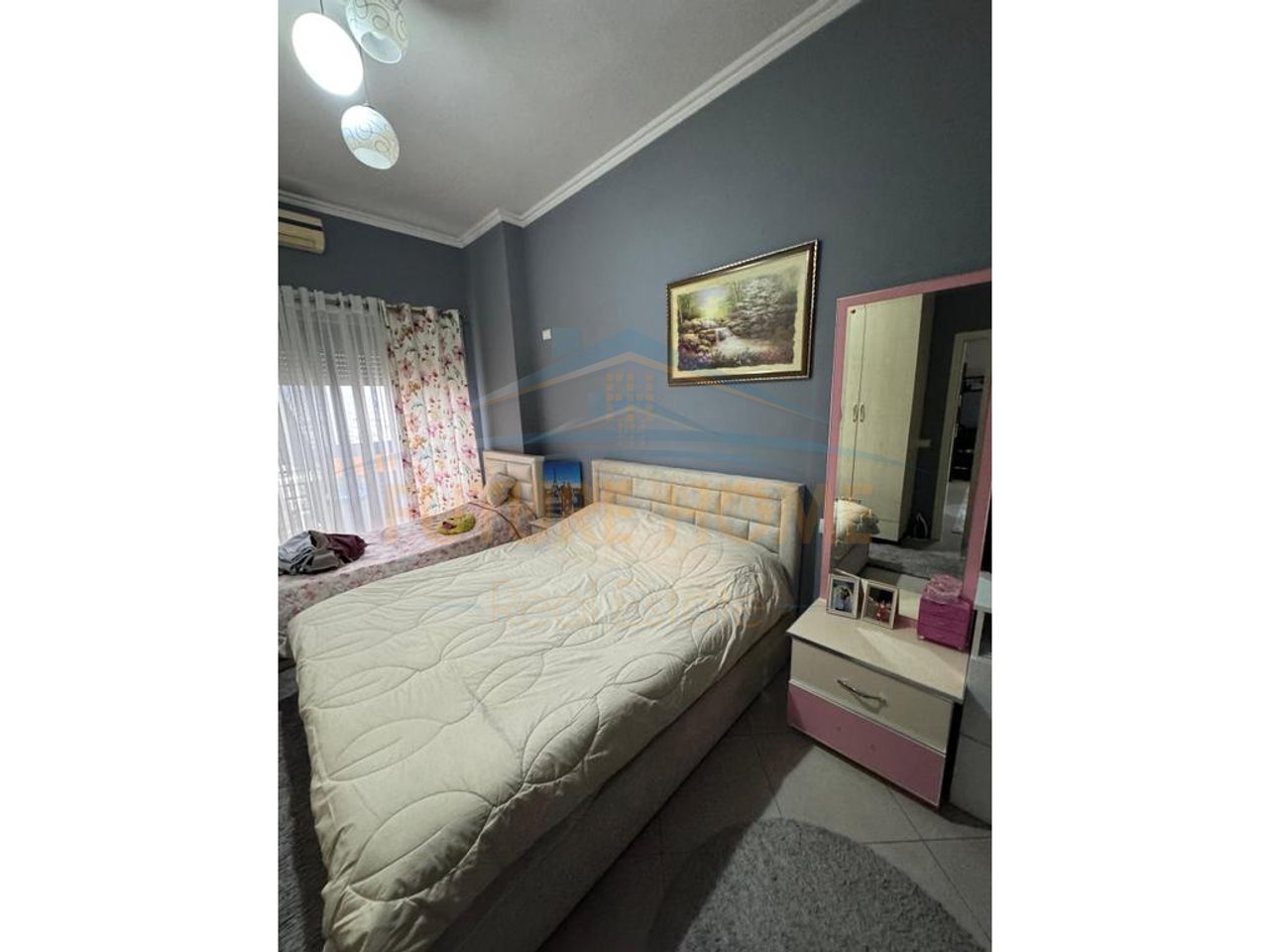 Shitet Apartament 2+1+2 , Unaza e Re , Tiranë