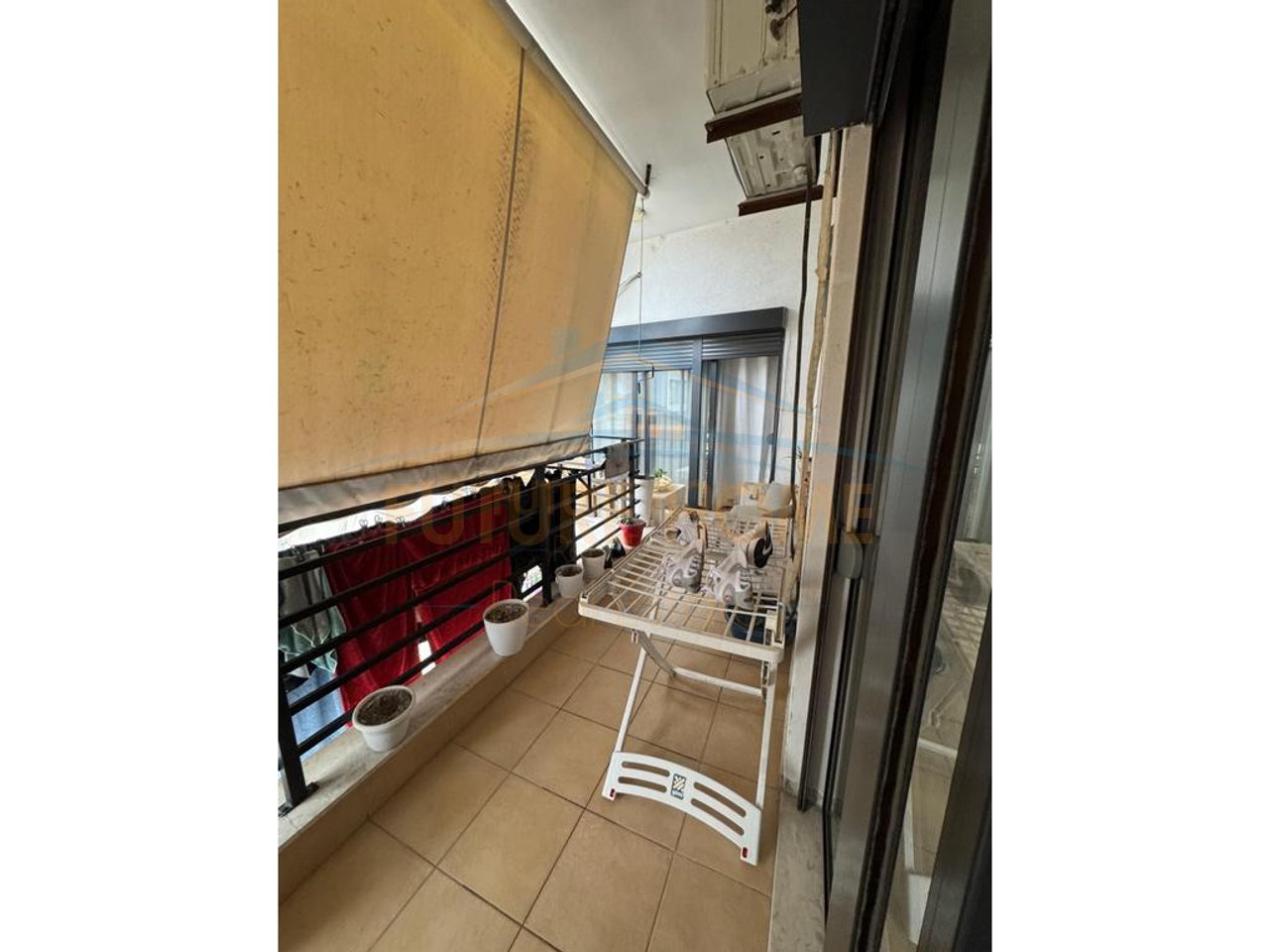 Shitet Apartament 2+1+2 , Unaza e Re , Tiranë