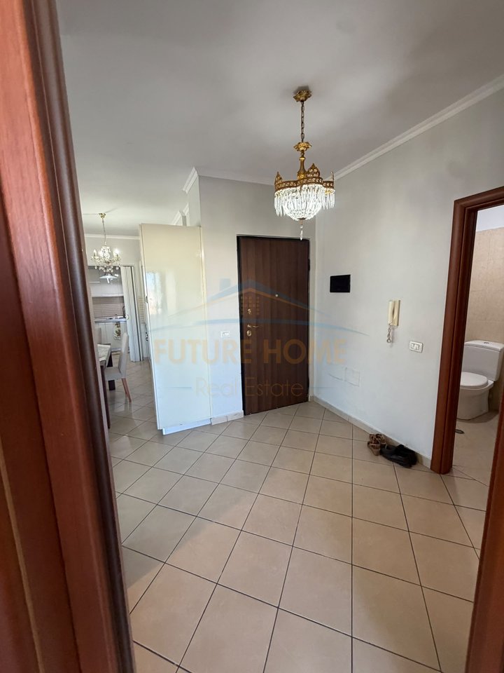 Shitet, Apartament 3+1, Rruga e Kavajës
