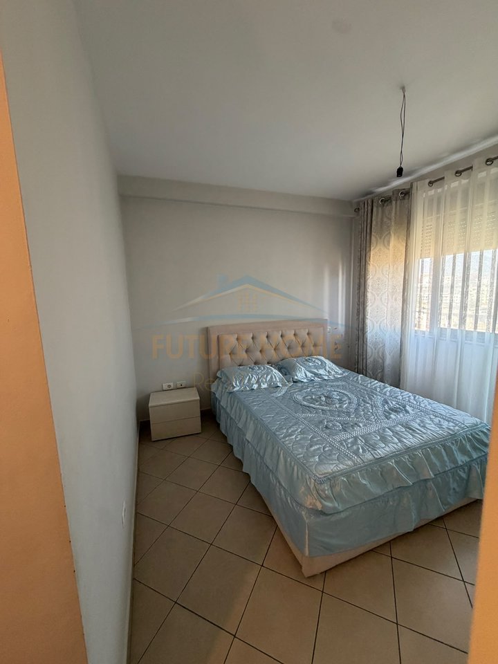 Shitet, Apartament 3+1, Rruga e Kavajës