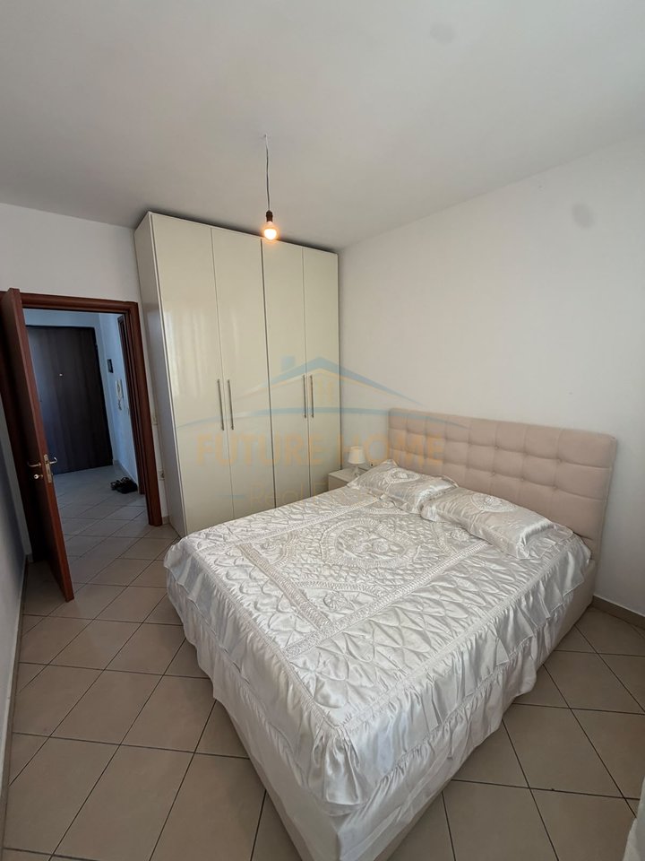 Shitet, Apartament 3+1, Rruga e Kavajës