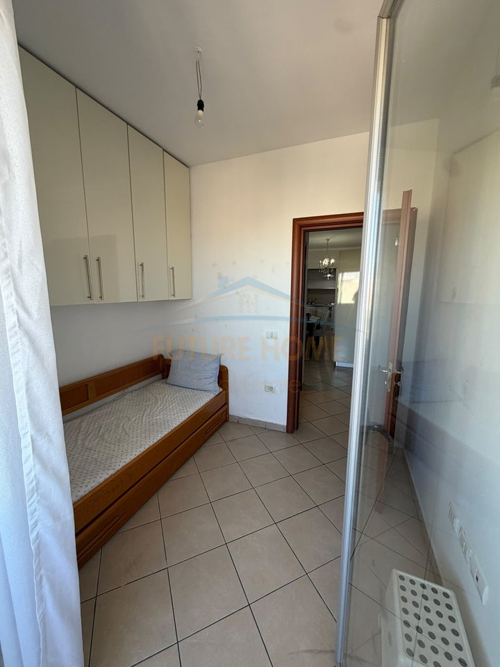 Shitet, Apartament 3+1, Rruga e Kavajës
