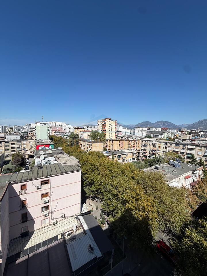 Shitet, Apartament 3+1, Rruga e Kavajës
