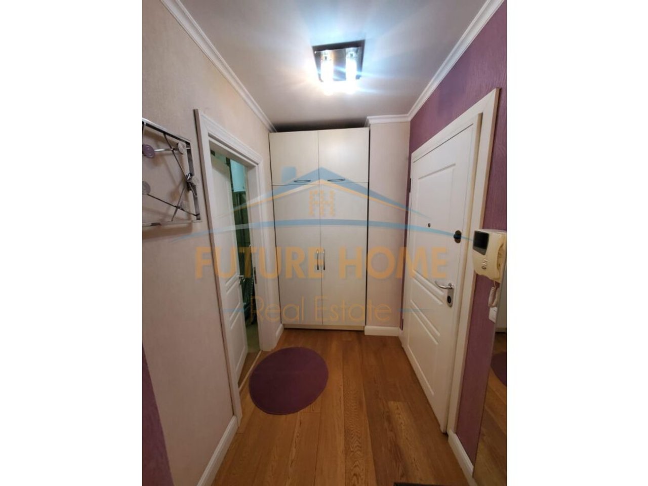 Qera, Apartament 2+1+2 , Tek Mozaiku , 21 Dhjetori , Tiranë