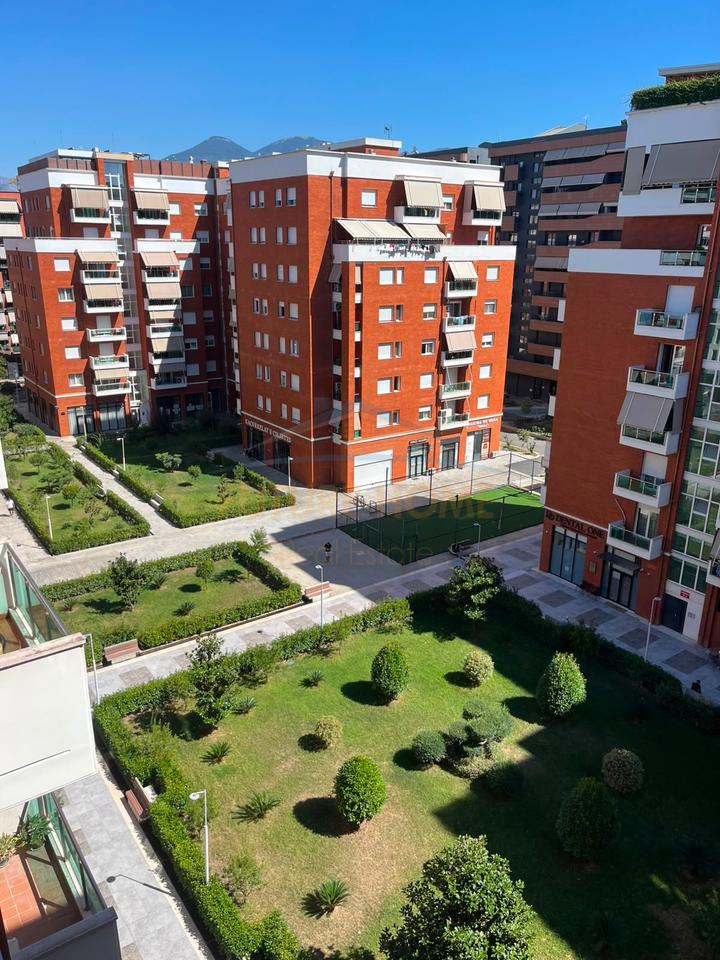 Qera,Apartament 2+1+2+2 Poste Parkimi ,Unaza e Re, Sima Com