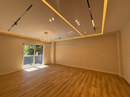 Shitet, Apartament 2+1+2, Quartum Residence, Rruga Panorama.