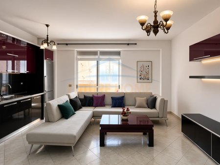 Shitet, Apartament 2+1+2, Ish Ura e Nisherakut, Tiranë.
