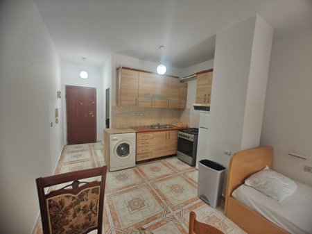 Qera, Apartament Studio, Rruga Fortuzi, Tiranë