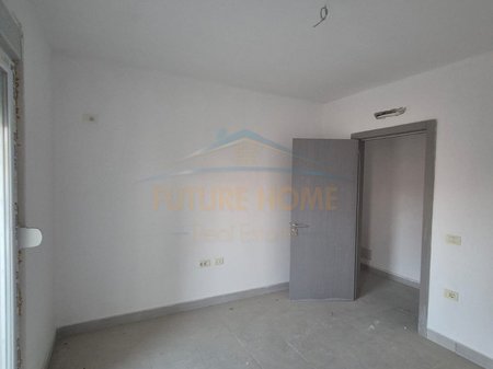 Rent, Apartment 3+1+2, located at the end of 5 May Street, near the “Ardian Klosi” School