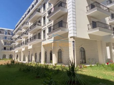We have a 2+1+2 apartment for sale, "Porta
Tirana e Re", Sauk
