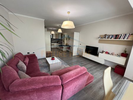 Qera, Apartament 2+1+2, Fresk, Tiranë.