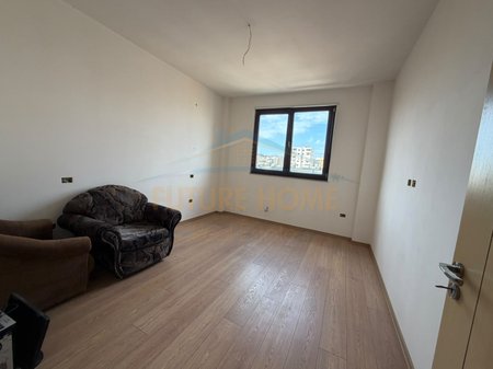 Shitet, Apartament 2+1+2,Lagjia 17,Durres