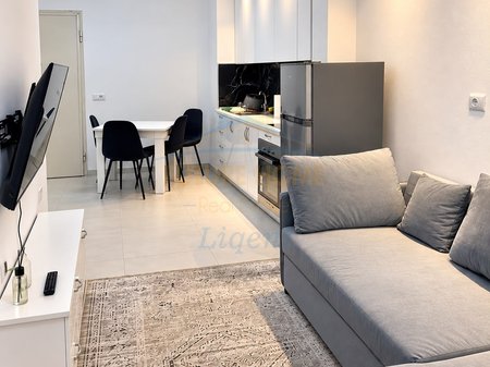 For sale 2+1 divided into 2 apartments 1+1, Botanical Garden, Tirana