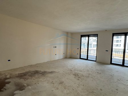 Qera, Ambient Biznesi, Kinostudio, Tirane