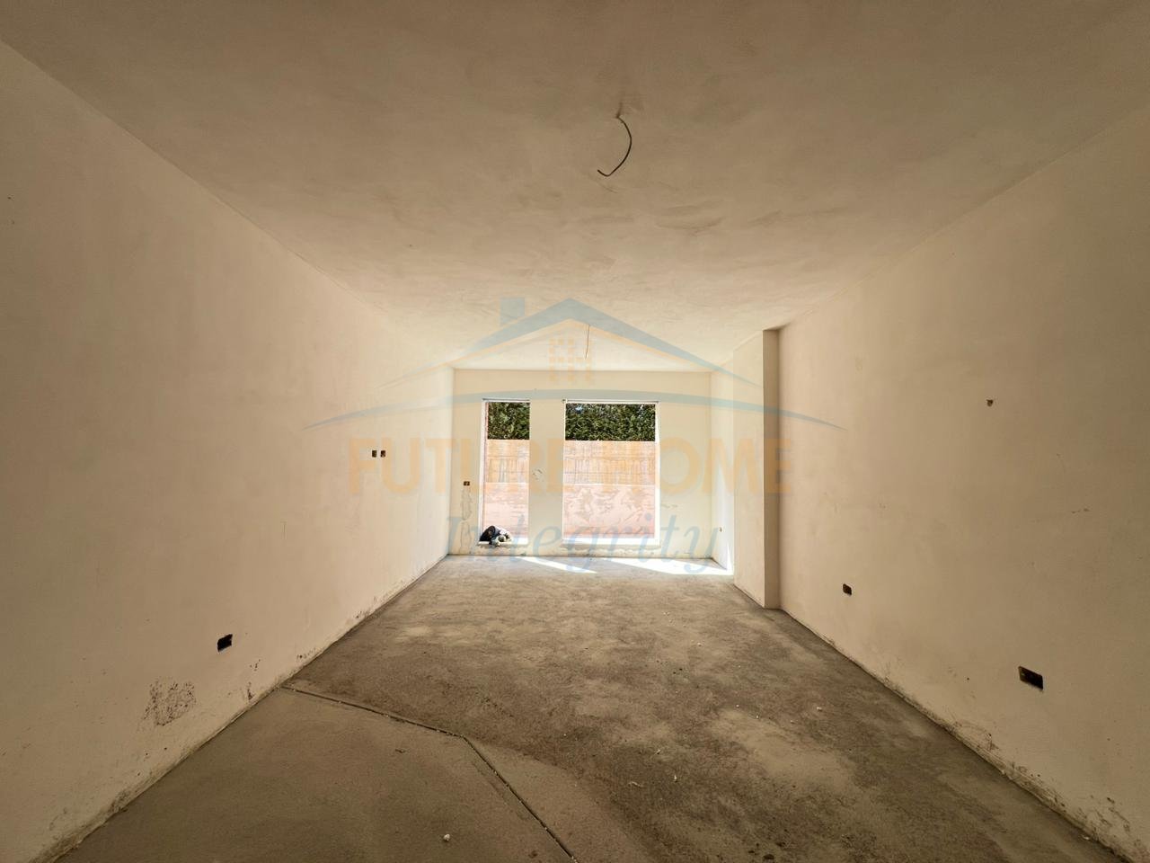 Shitet, Apartament 3+1+2, Rezidenca RingSide, Tiranë.