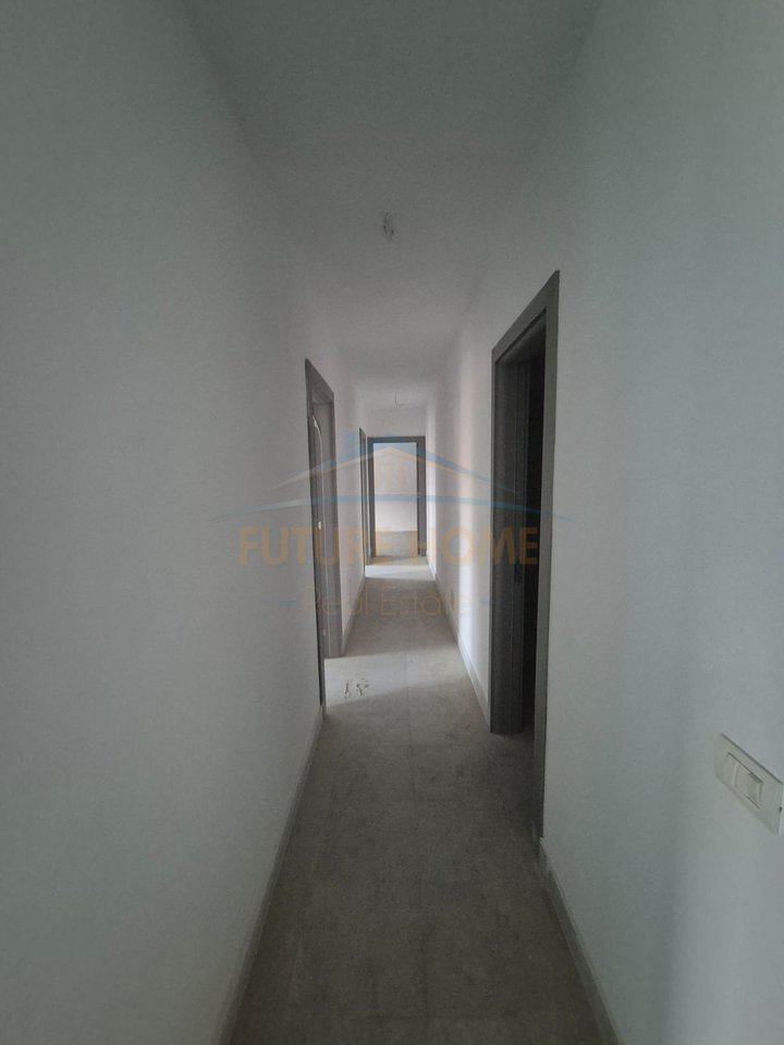 Rent, Apartment 3+1+2, located at the end of 5 May Street, near the “Ardian Klosi” School