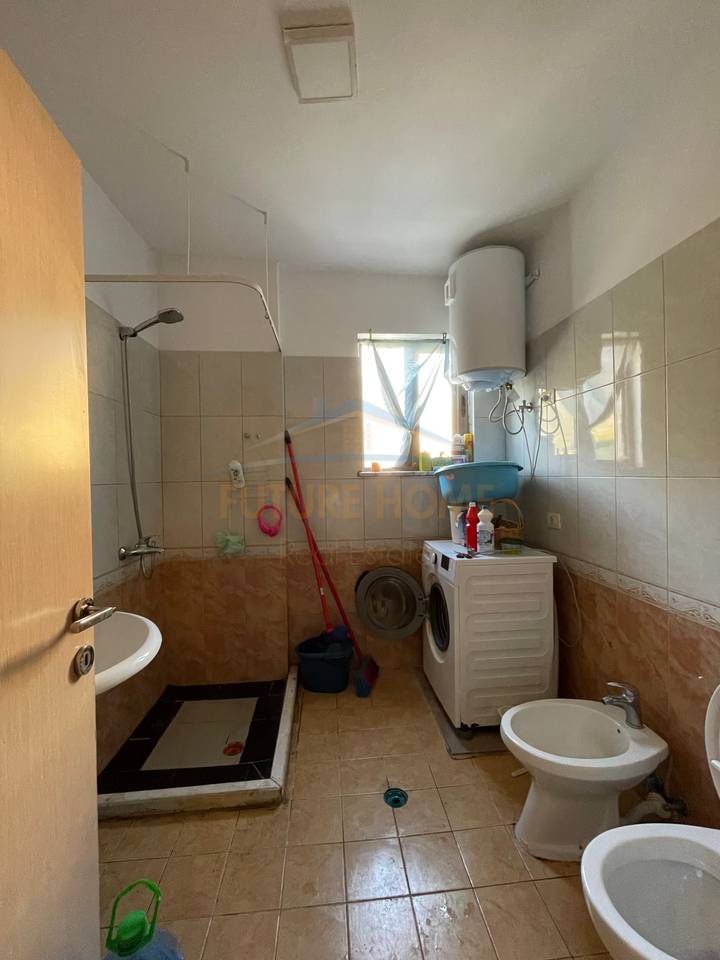 Shitet Apartament 1+1, Rruga e Thesarit, Fresk