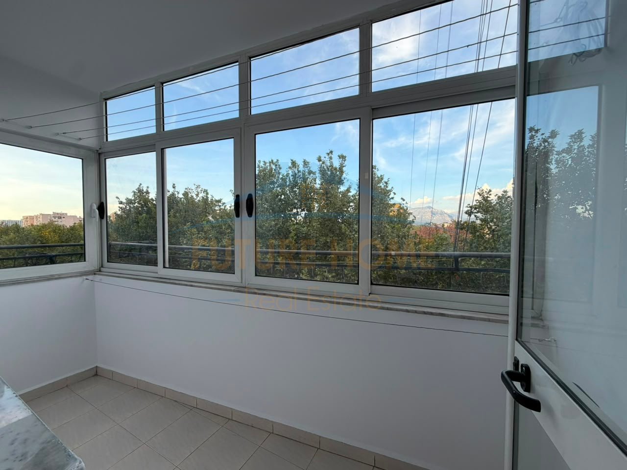 Rent, Apartment 2+1, Laprakë