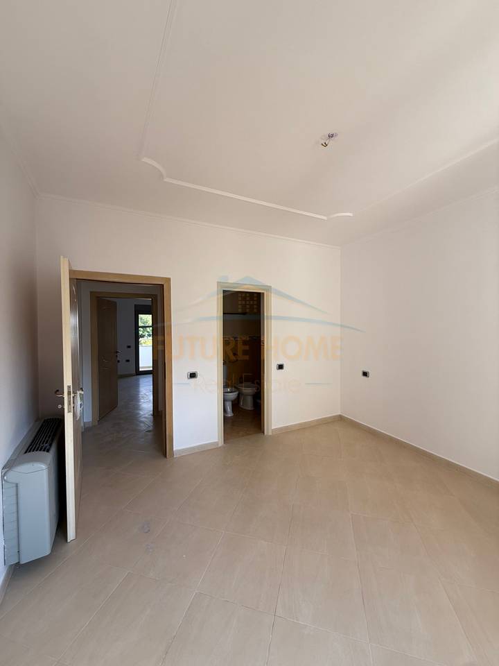 Shitet , Apartament 2+1+2 , Rruga Muhamed Deliu, Fresk