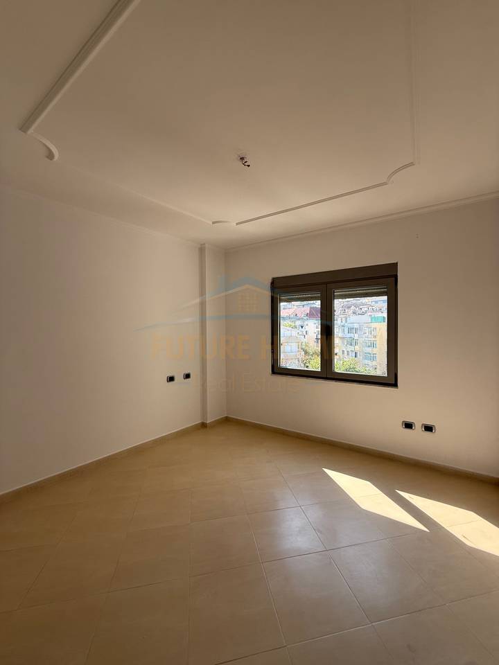 Shitet , Apartament 2+1+2 , Rruga Muhamed Deliu, Fresk