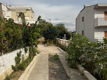Shitet, Shtepi Private, Shkallnur, Durres