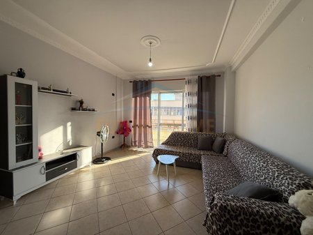 Shitet, Apartament 2+1+2, Unaza e Re