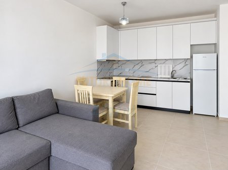 Shitet, Apartament 2+1, Univers City, Tiranë