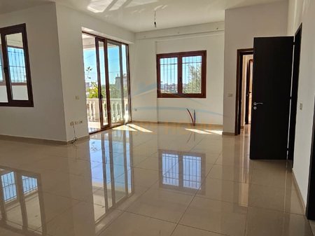 Qira, Shtëpi Private + Parkim, Rrashbull, Durrës
