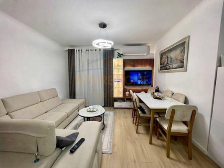 Shitet, Apartament 1+1 (I Konvertuar ne 2+1), Kinostudio, Tiranë