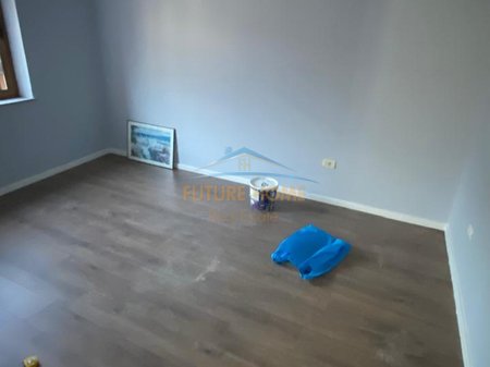Shitet, Apartament 2+1, Rruga Bardhyl, Tiranë.