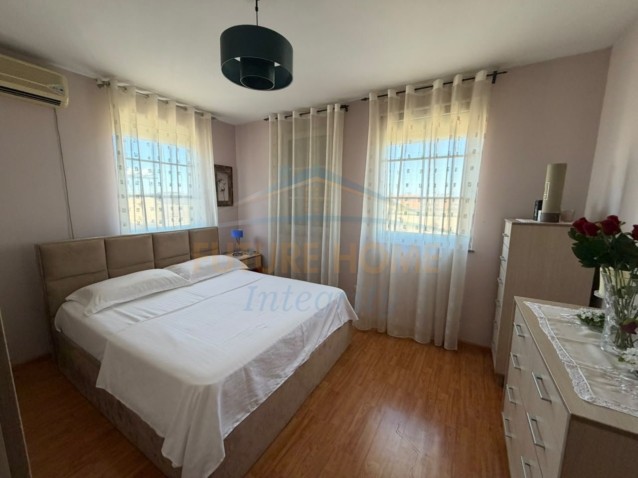 Shitet, Apartament 2+1, Rruga e Dibrës, Tiranë.