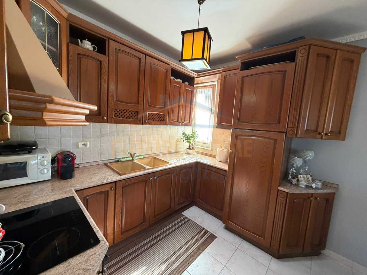 Shitet, Apartament 2+1, Rruga e Dibrës, Tiranë.