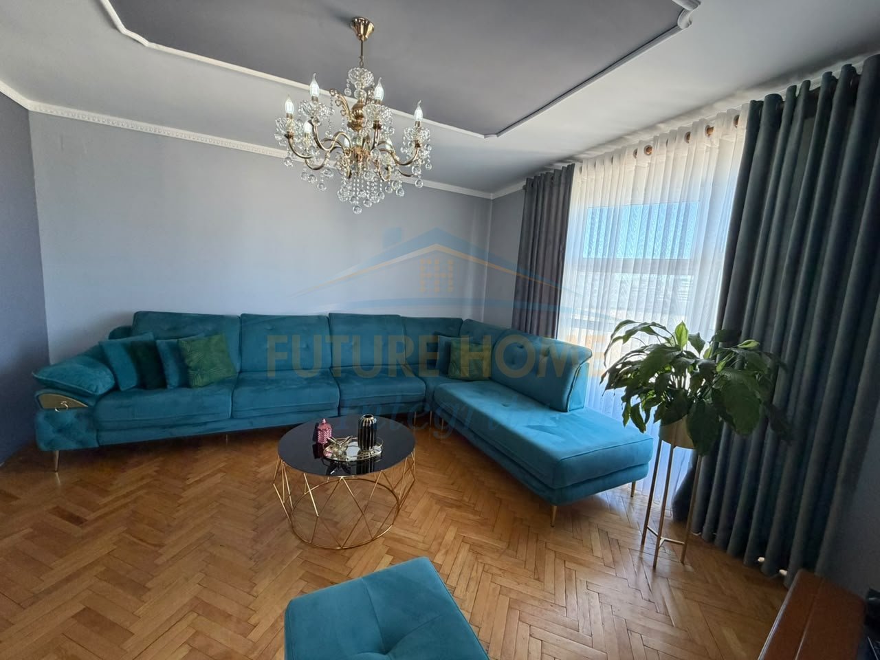 Shitet, Apartament 2+1, Rruga e Dibrës, Tiranë.