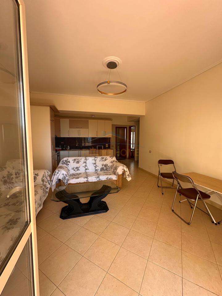 Shitet , Apartament 2+1+2 ,Lungomare ,Vlorë.