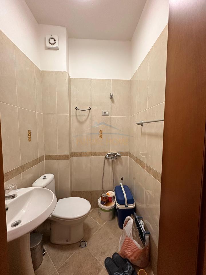 Shitet , Apartament 2+1+2 ,Lungomare ,Vlorë.