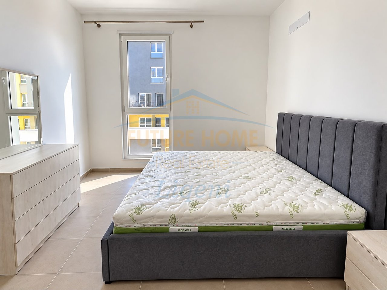 Shitet, Apartament 2+1, Univers City, Tiranë