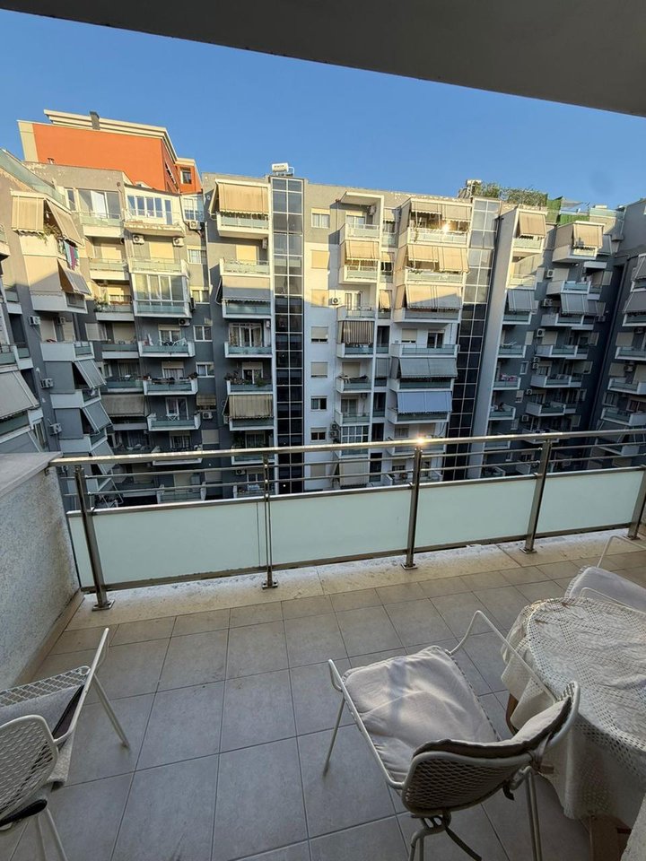 Qera, Apartament 1+1, Kompleksi Golden Park, Tirane.