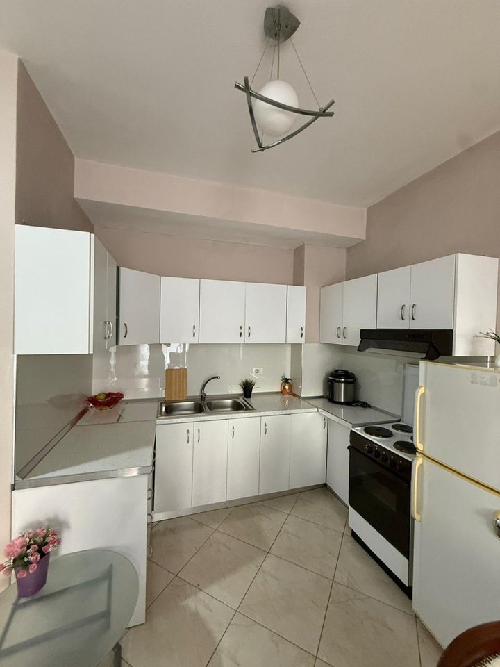Qera, Apartament 1+1, Kompleksi Golden Park, Tirane.