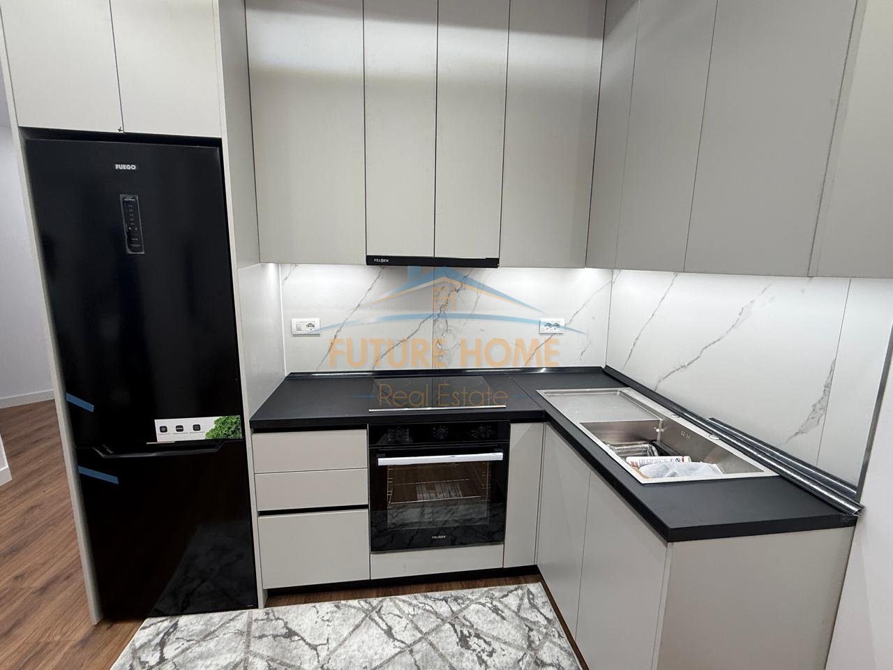 Shitet , Apartament 1+1, Unaza e Re, Tiranë.