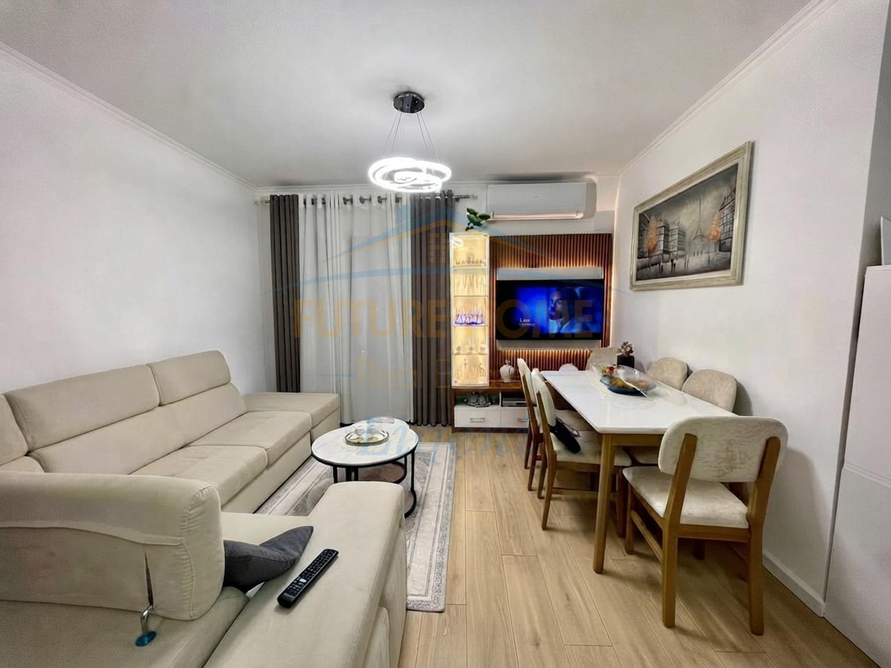 Shitet, Apartament 1+1 (I Konvertuar ne 2+1), Kinostudio, Tiranë