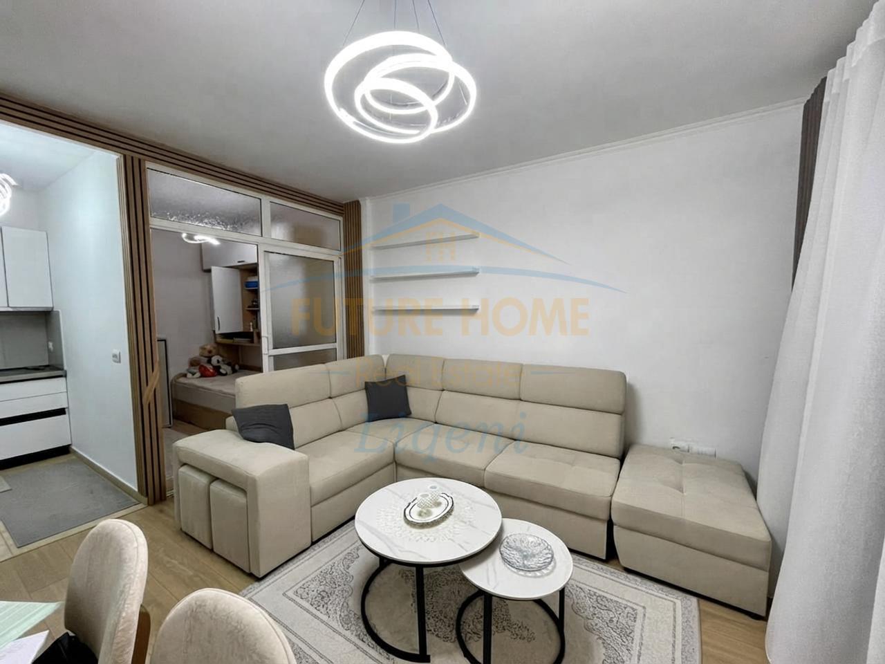 Shitet, Apartament 1+1 (I Konvertuar ne 2+1), Kinostudio, Tiranë