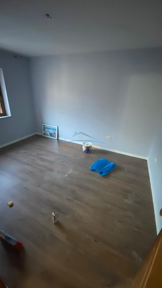 Shitet, Apartament 2+1, Rruga Bardhyl, Tiranë.