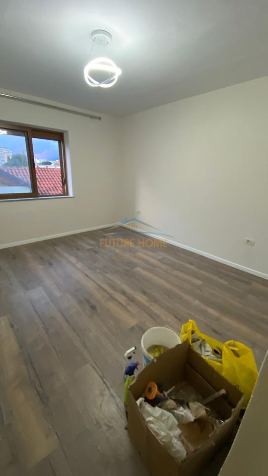 Shitet, Apartament 2+1, Rruga Bardhyl, Tiranë.